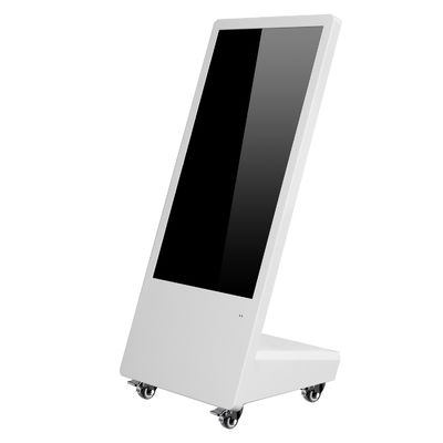 โฆษณา LCD แบบเคลื่อนย้ายได้ป้ายดิจิตอล Totem ขนาด 32 นิ้วพร้อมล้อสากล